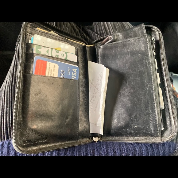 LONGCHAMP BLACK VNTG RARE ZIP-AROUND SLIM Wallet LUX GUC - Picture 3 of 14